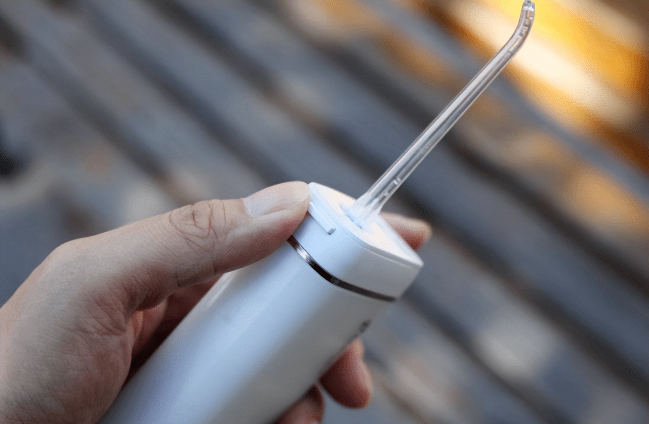 What are the dangers of dental flossers? Three major hazards and side effects must be known! iNEWS