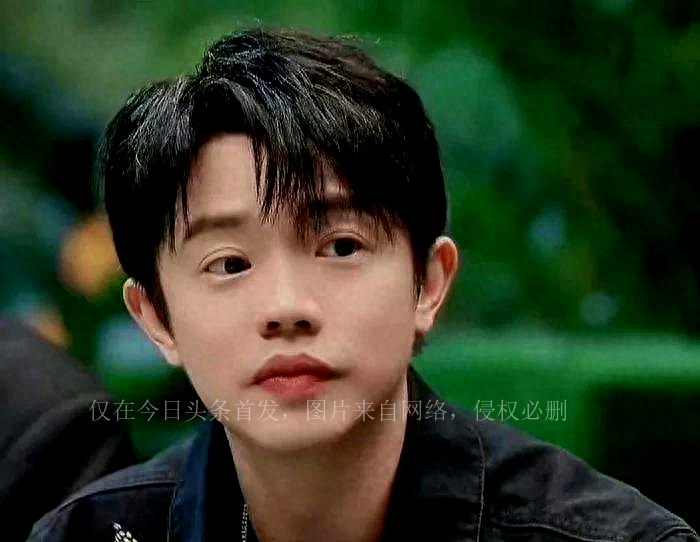 Zeng Yi is actually 50 years old! Hot comments from netizens: Of course ...