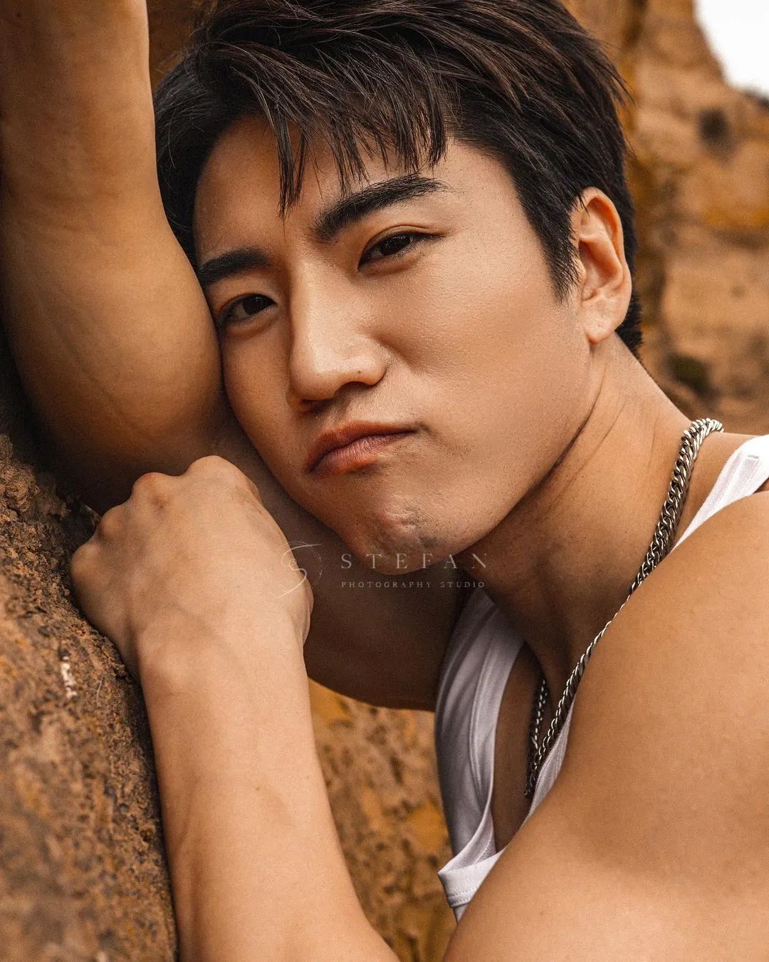 Prettier than Hongxiang? Japanese muscular construction worker Narimiya Jin  is also coming to China to collect money? - iNEWS