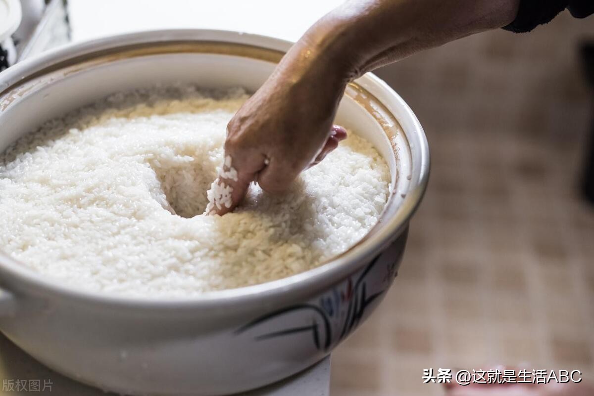 My mother taught me how to make rice wine, and I was intoxicated in the ...
