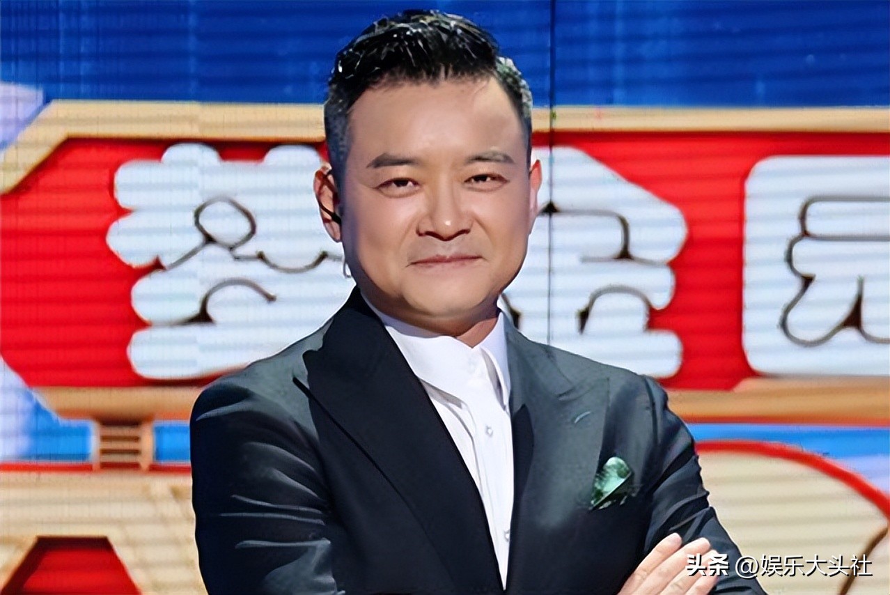 Li Jiaming, a well-known host of CCTV, went to the United States at the ...
