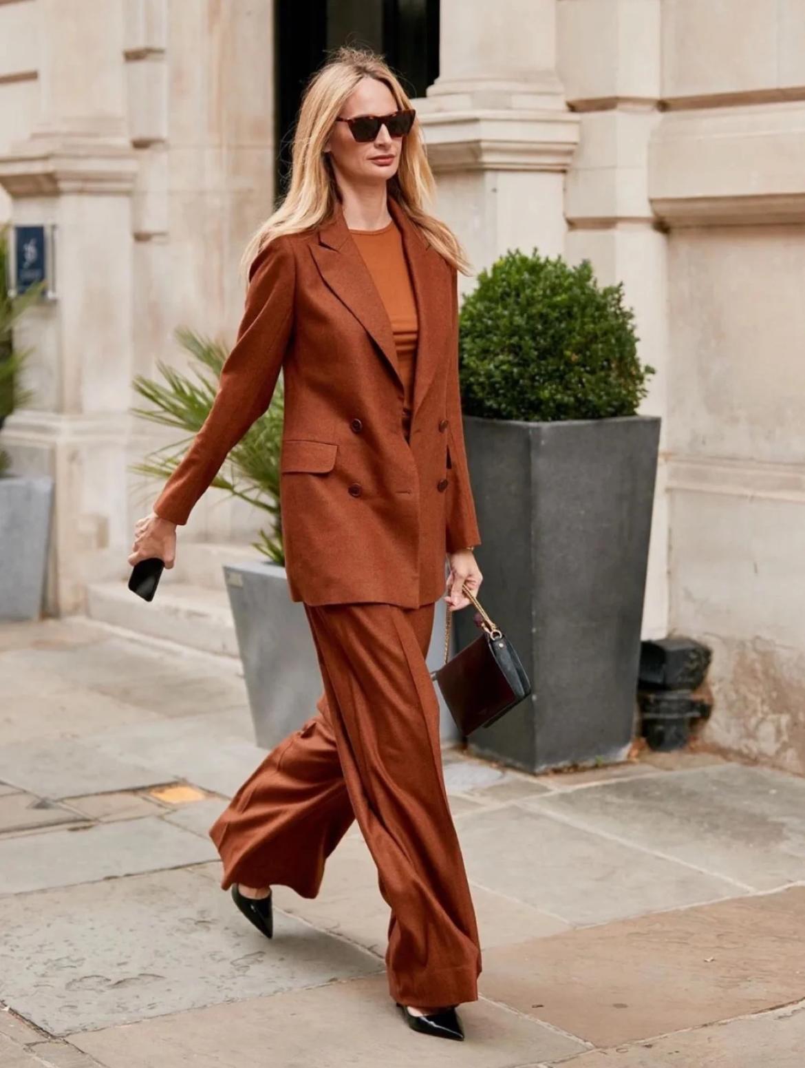 Warm Color Clothes Example Wear warm colors when it's cold!Learn to wear this color in autumn and ...
