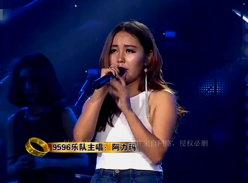 Well-known Mongolian female singer died in a car accident at the age of