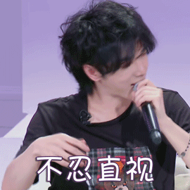 shameless?Jiang Lisha sells stockings, lifts her legs and bends over