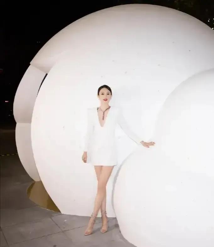 Tong Yao has a great body iNEWS