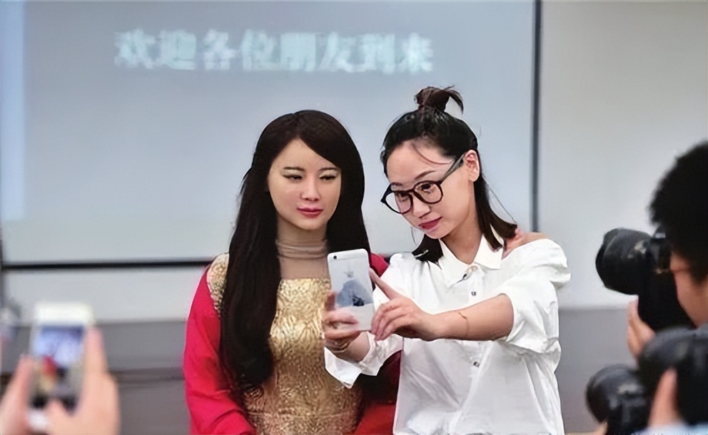 China's first beautiful intelligent robot is born, will the robot wife
