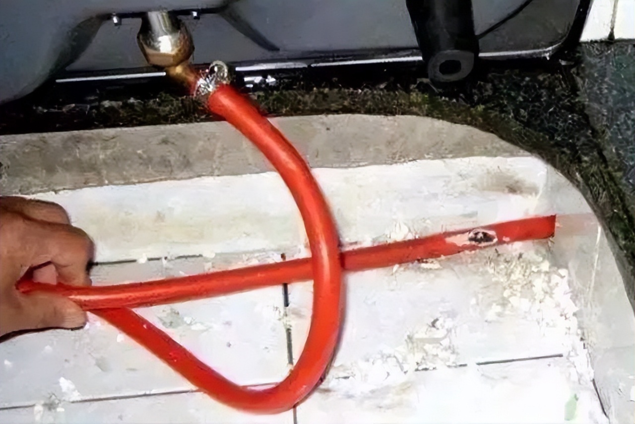 How often should gas pipes be replaced iNEWS