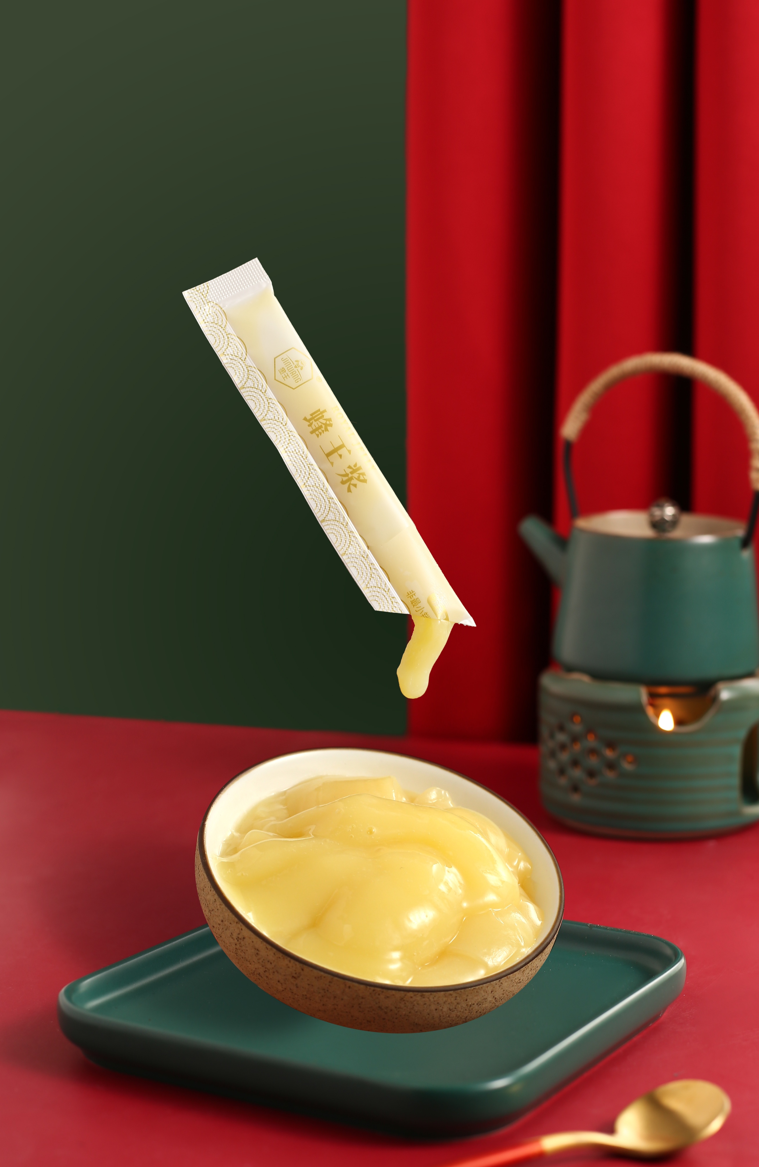 The hospital used royal jelly to treat 25 psoriasis patients, and the