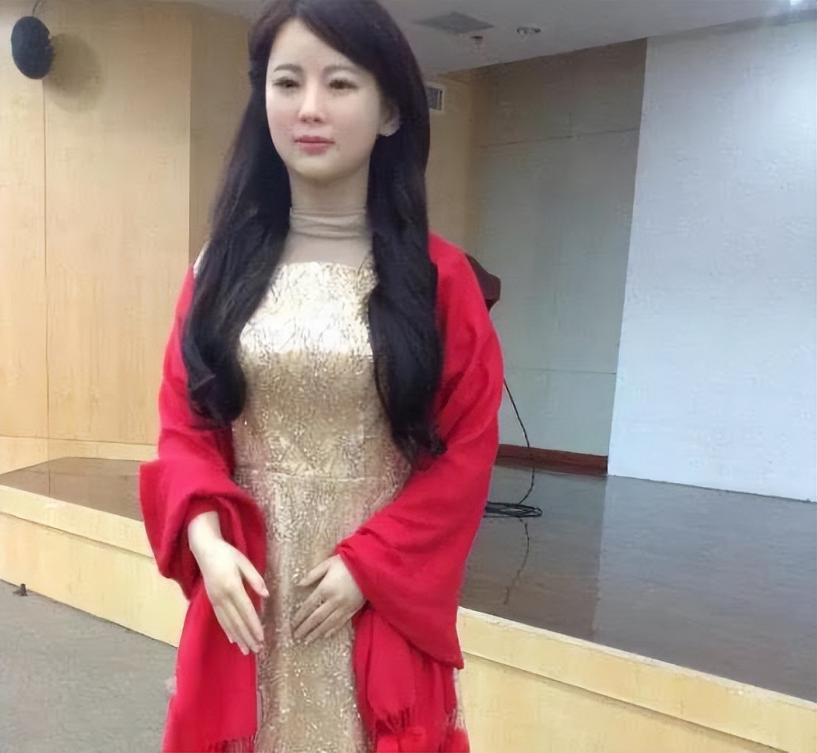 China's first beauty robot looks like a real person, and the whole body ...