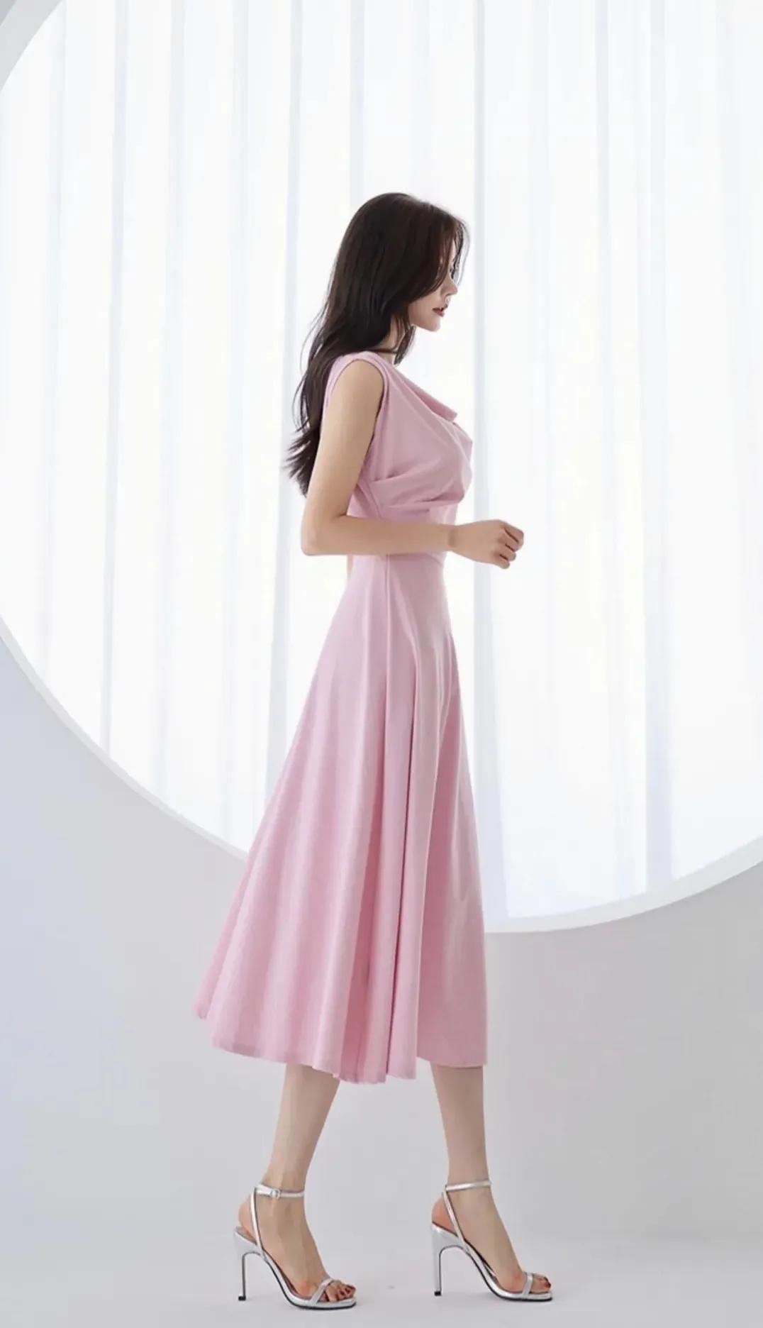 Sun Yunzhu, wearing a pink supple dress, pure and sweet - iNEWS