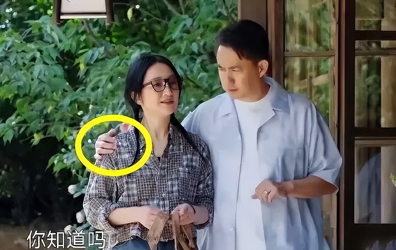 Huang Lei and Zhou Xun behaved intimately without a sense of boundaries ...