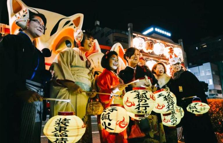 The strange Japanese custom of crawling at night, giving birth to a ...