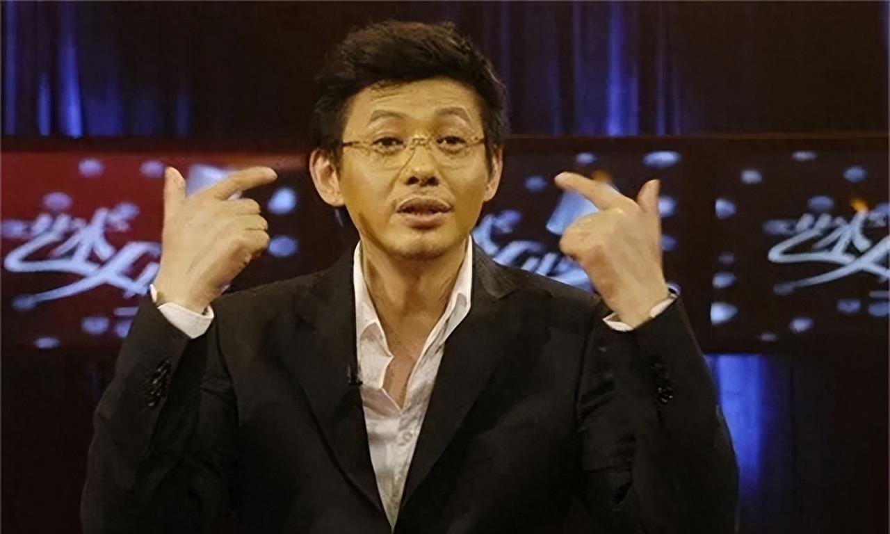 Now Cheng Qian is 60 years old. His wife's identity has been exposed ...