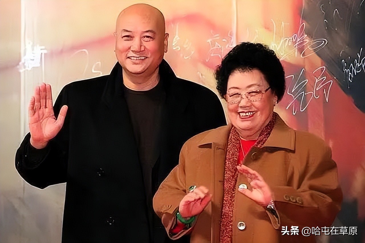 At Zhao Lirong's memorial service, a rich woman returned the gift: "I