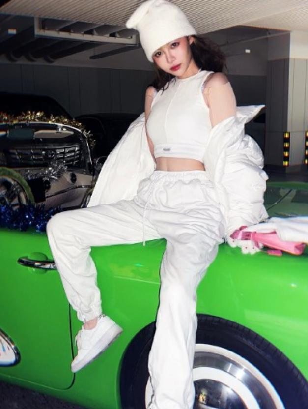 The motorcycle goddess ruffian You was attacked by Cai Xukun's fans for ...