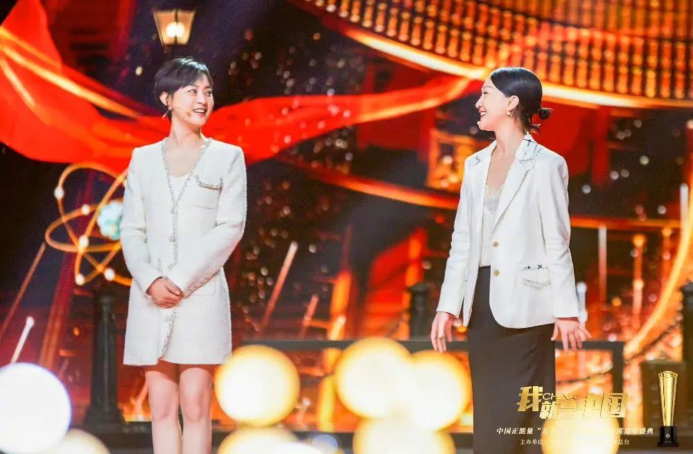 Sun Li and Zhou Xun are in the same frame on CCTV!One becomes stiff in ...