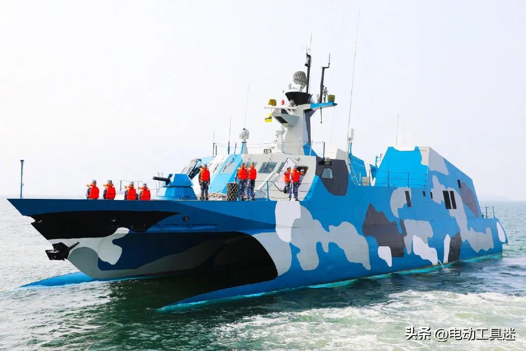 The 022 missile boat is on fire again, and the actual combat training ...