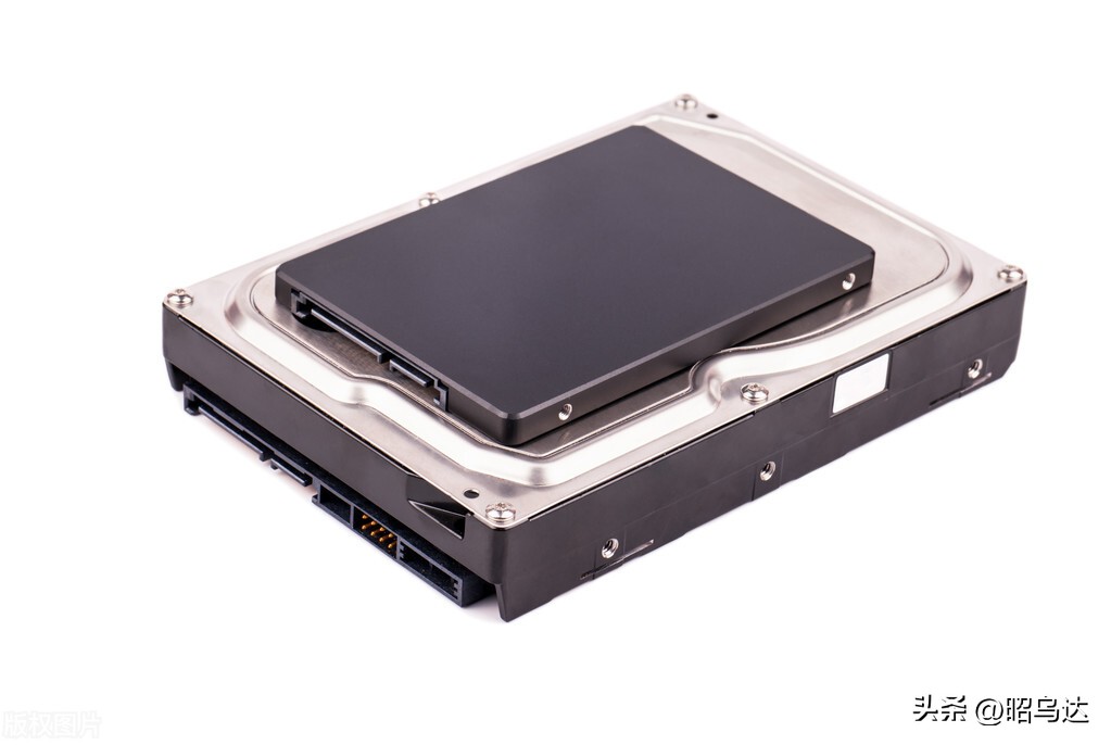 What is the difference between a solid state drive and a mechanical