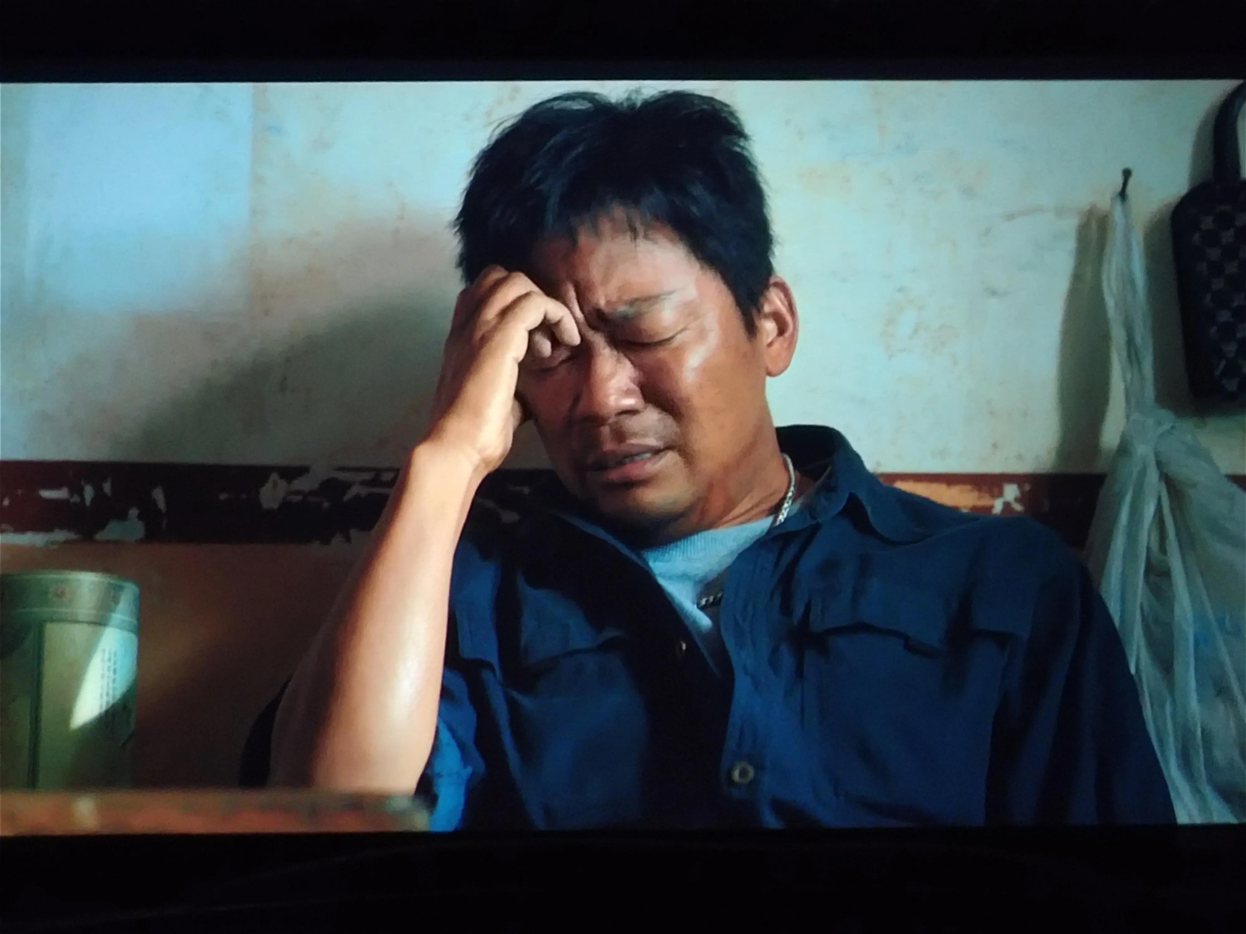 《八角籠中》熱映：程青松喊話退還金掃帚，周星馳社媒贊寶強 - 資訊咖