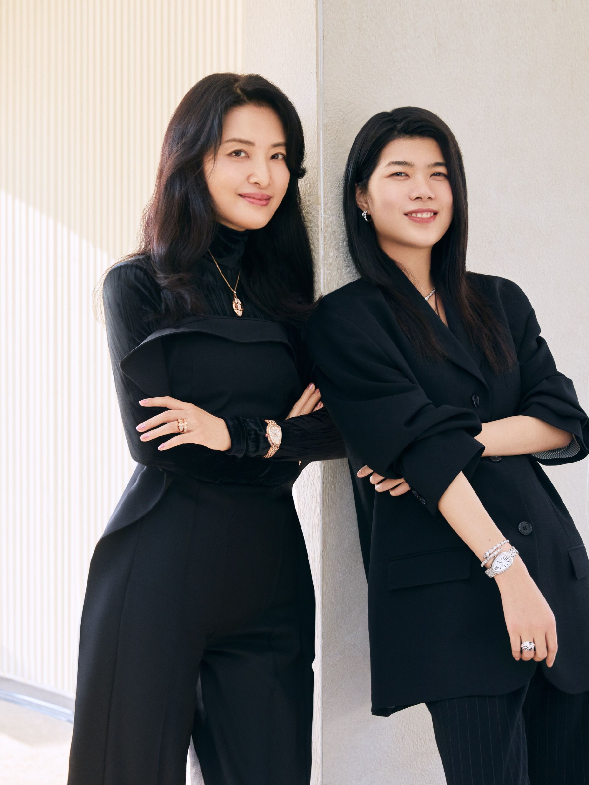 The hostess Zhou Tao has a really good temperament, her long hair is so ...