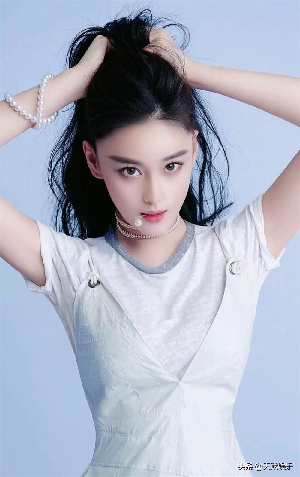 2023版張馨予寫真美照(19) - 頭條匯