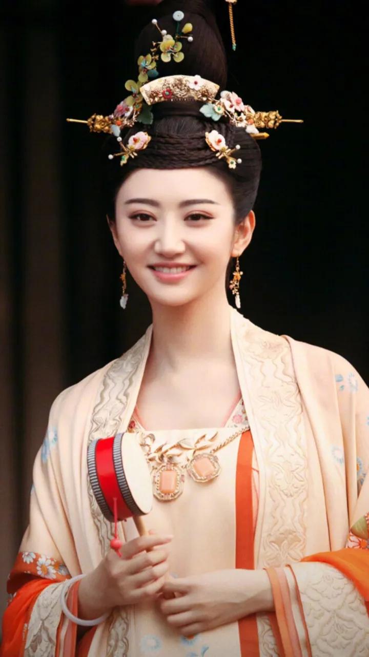 Jing Tian, Shen Pearl - iNEWS