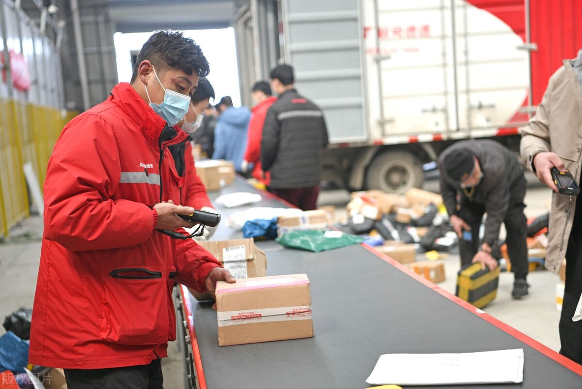 春节期间快递资源调节费对电商履约成本与消费者体验的影响分析