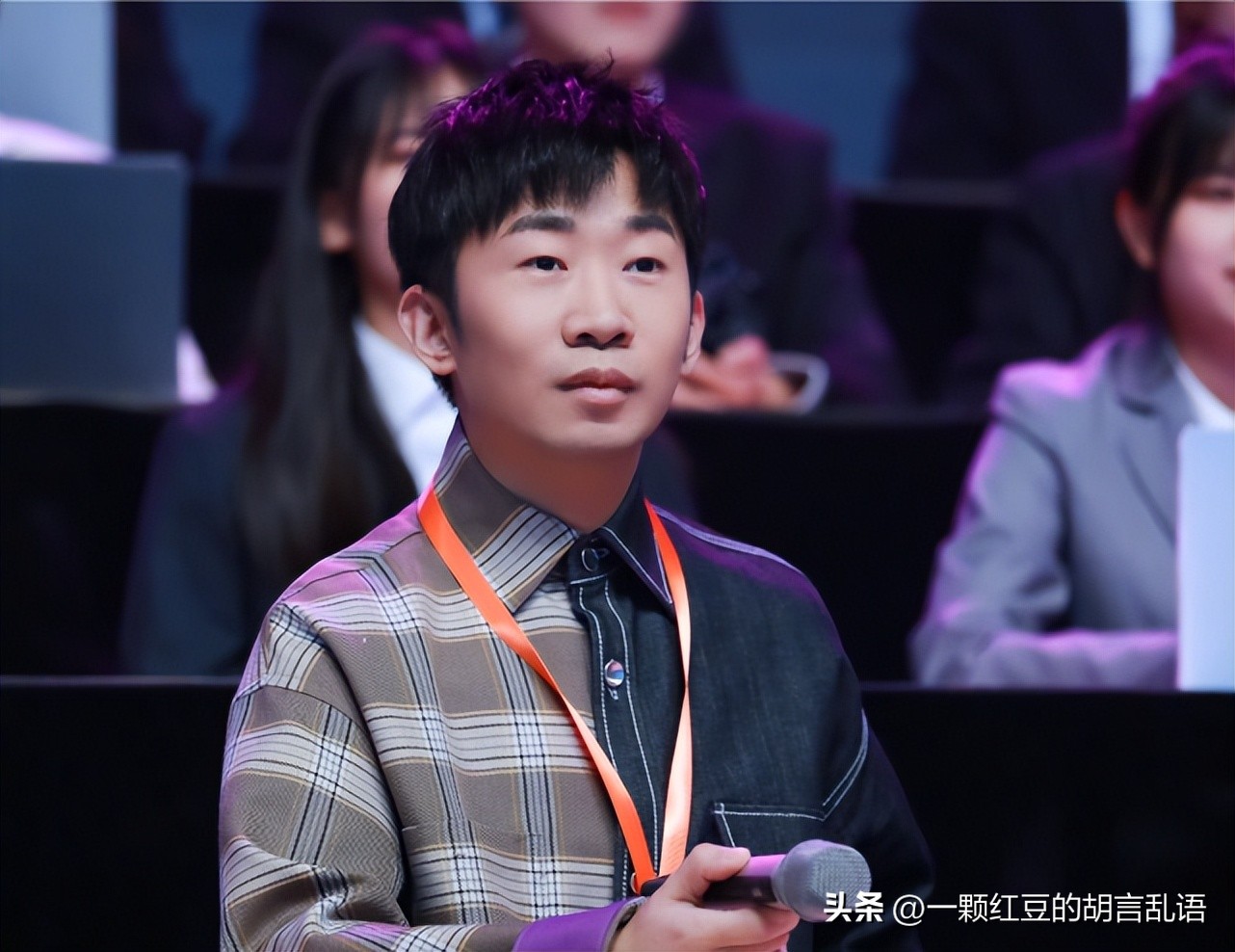 Yang Di Li Xueqin "kissed", Yu Wenwen "passed back": I'm about to cry ...