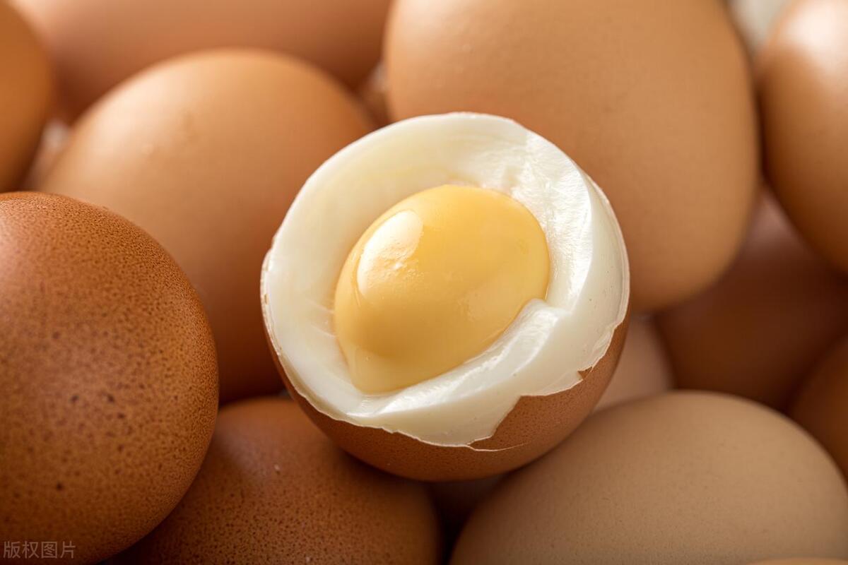 What happens to your body if you eat a boiled egg every morning? Does