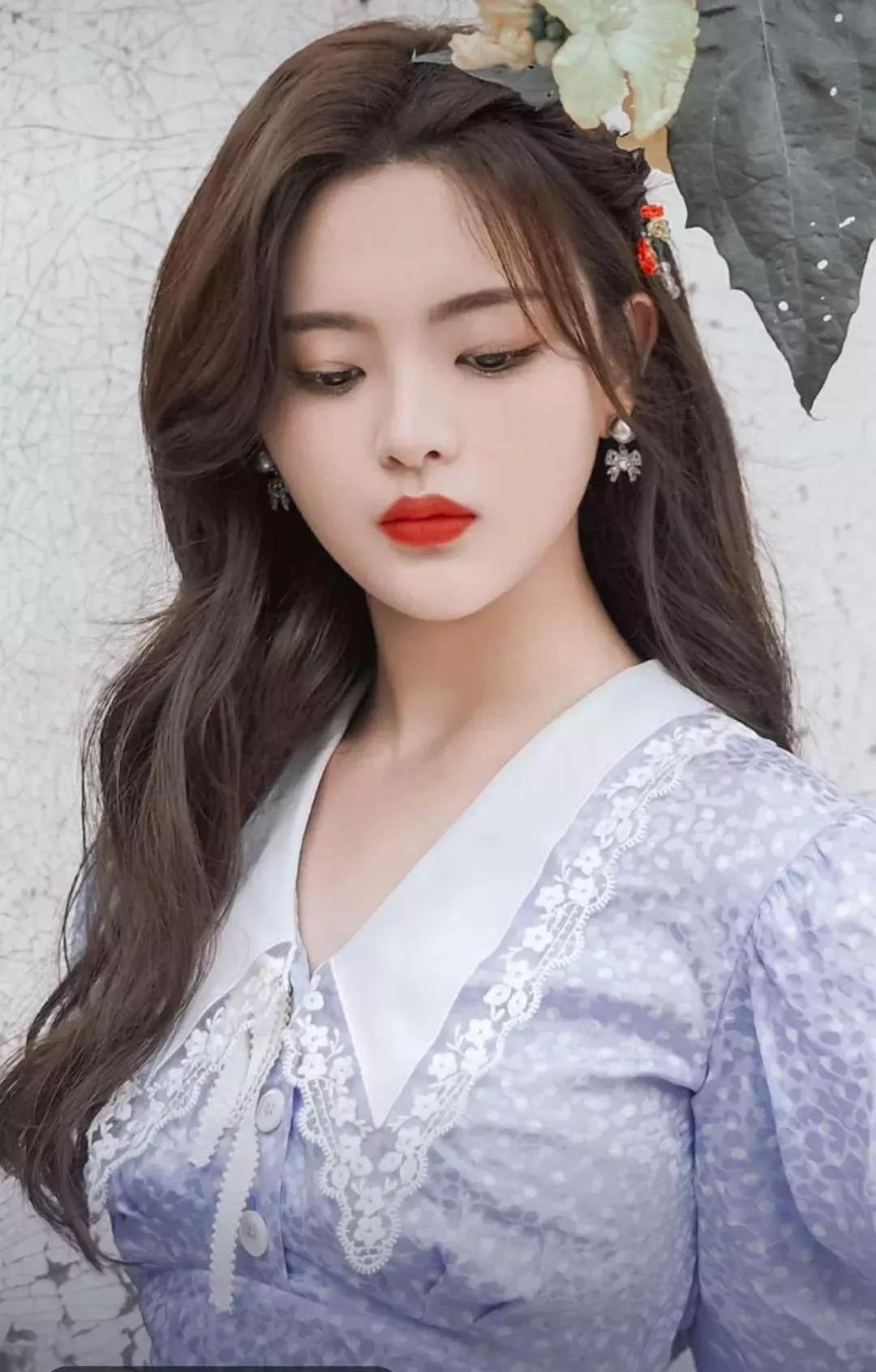 Mobile desktop, stars Yang Chaoyue, Fang Chutong and Yu Yan - iNEWS