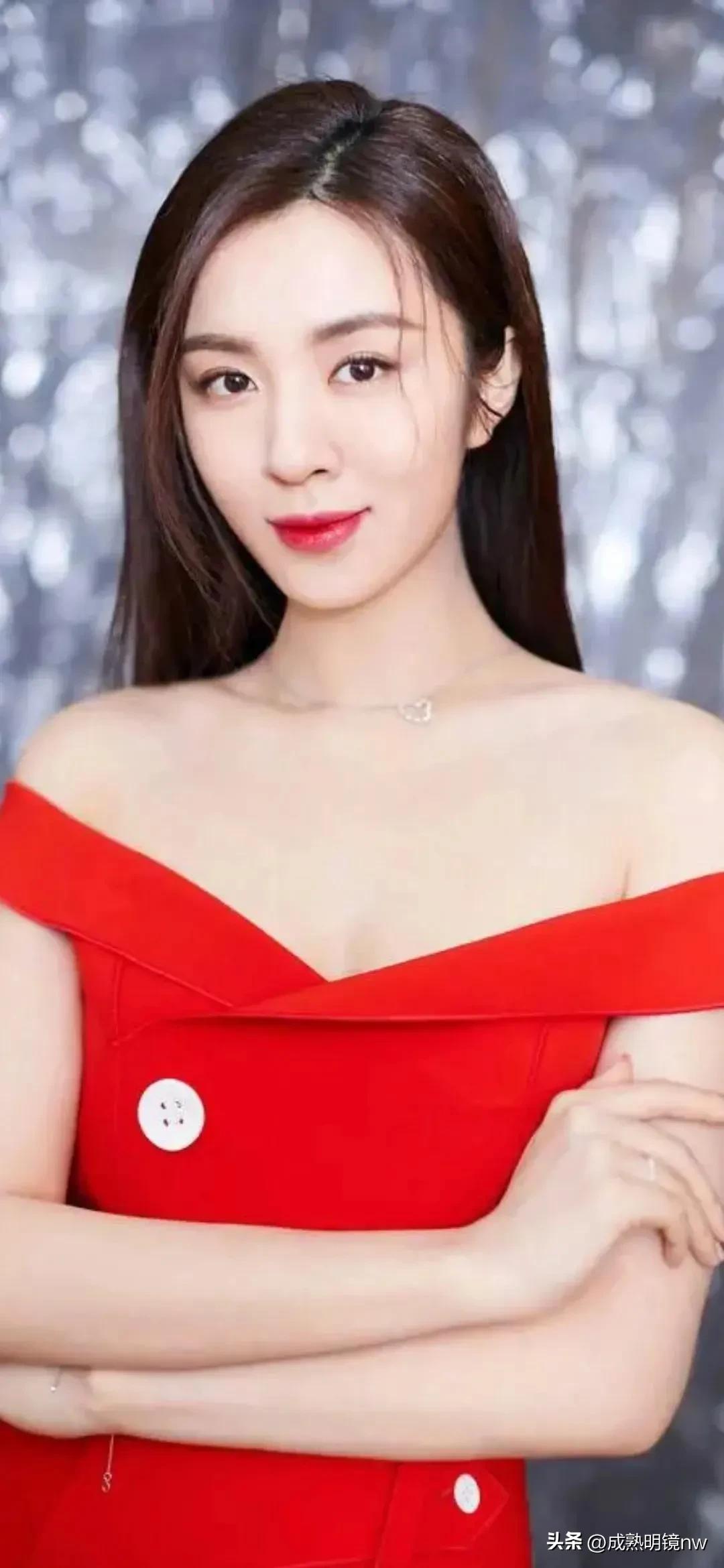 The elegant and sweet Wang Xiaochen is young and beautiful, with a ...