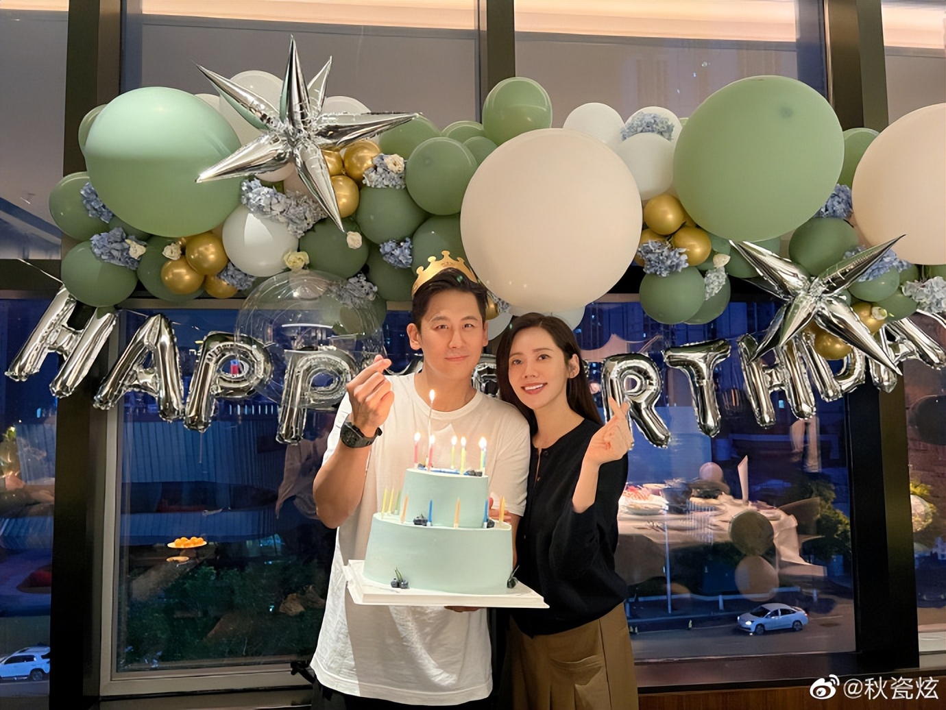 Choo Ja Hyun took a group photo to celebrate her husband's birthday
