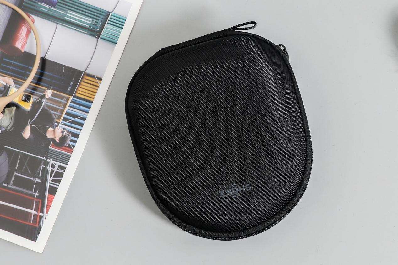 Ultralong battery life, bone conduction Bluetooth headset suitable for