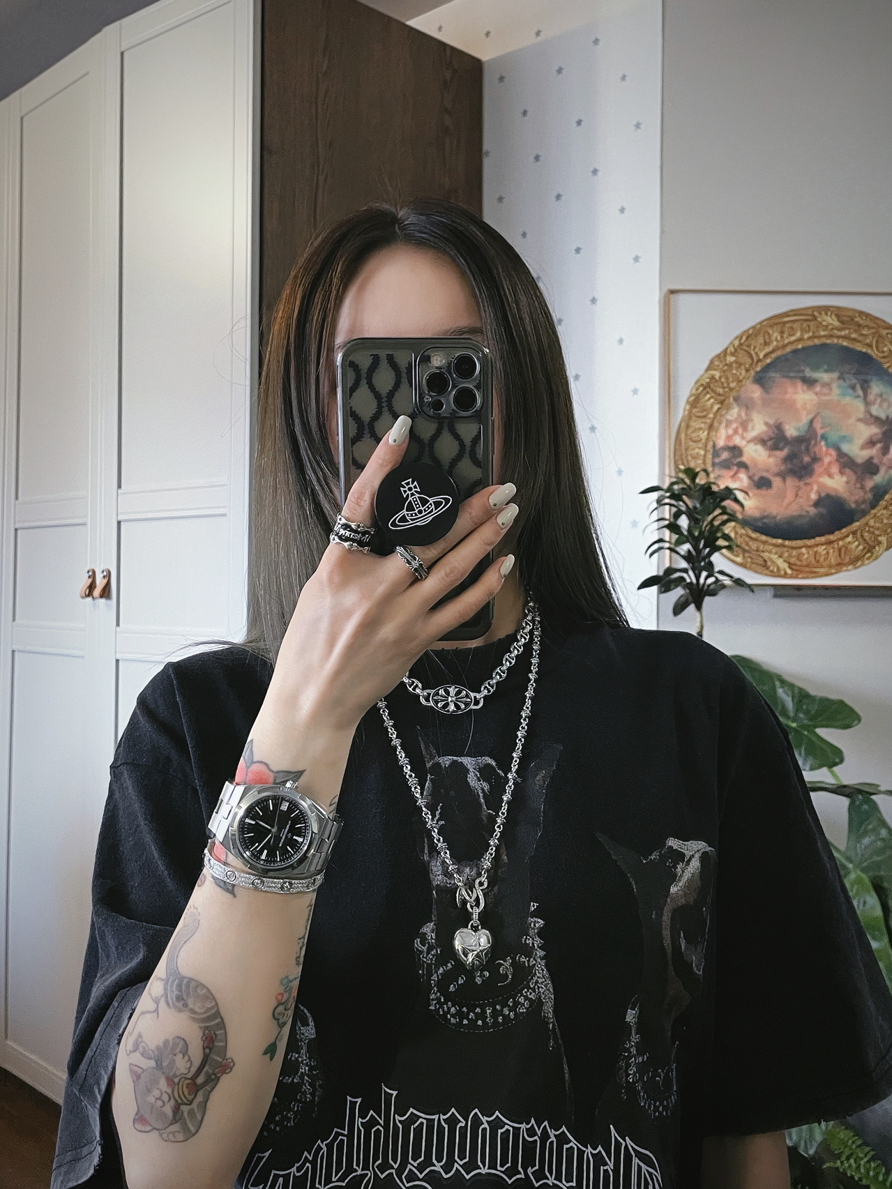 Vacheron Constantin travels all over the world with black discs, girls