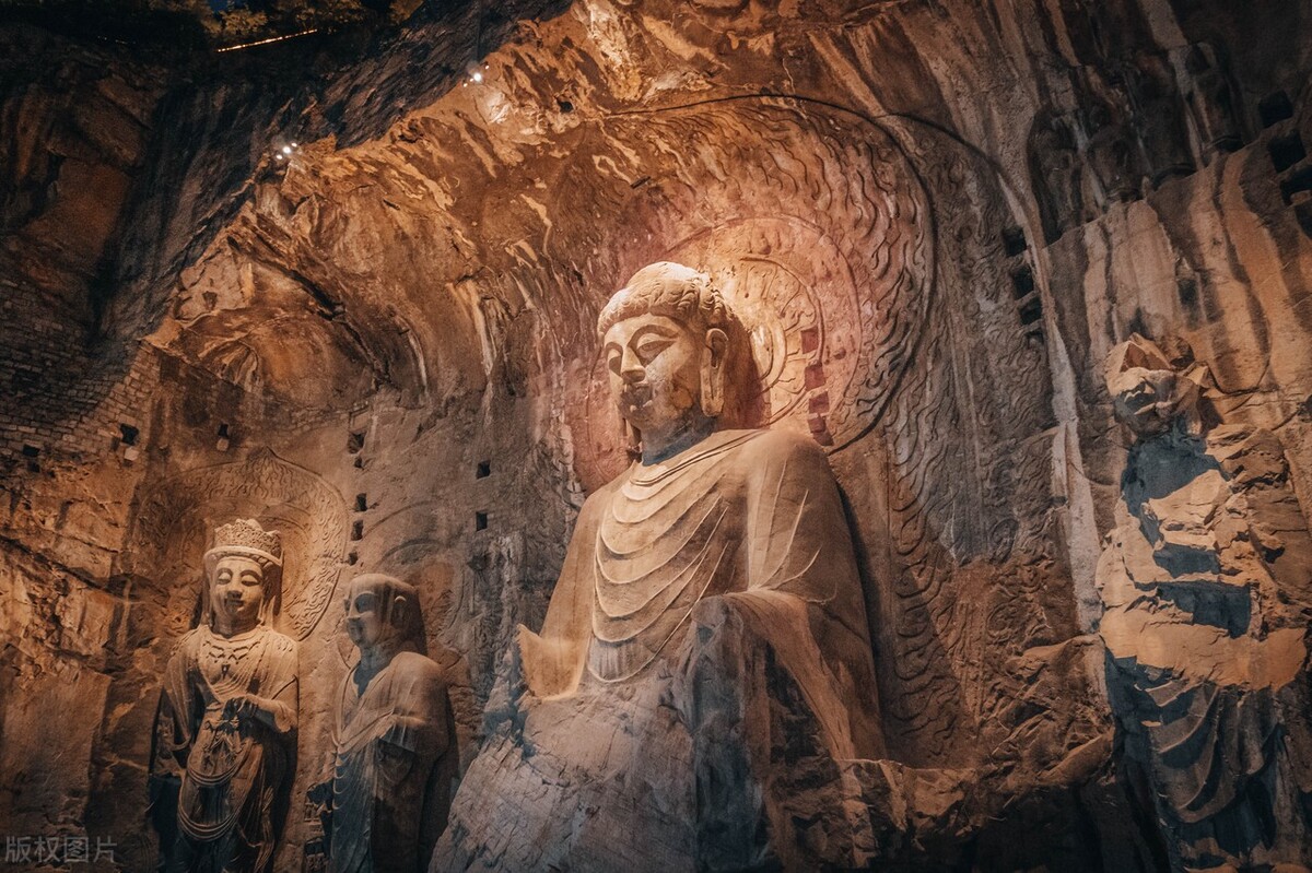 The highest peak of Chinese stone carving art Longmen Grottoes iNEWS
