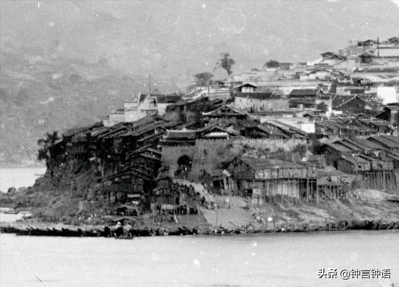 Old photos of Chongqing: a group of large-format photos, clearly ...