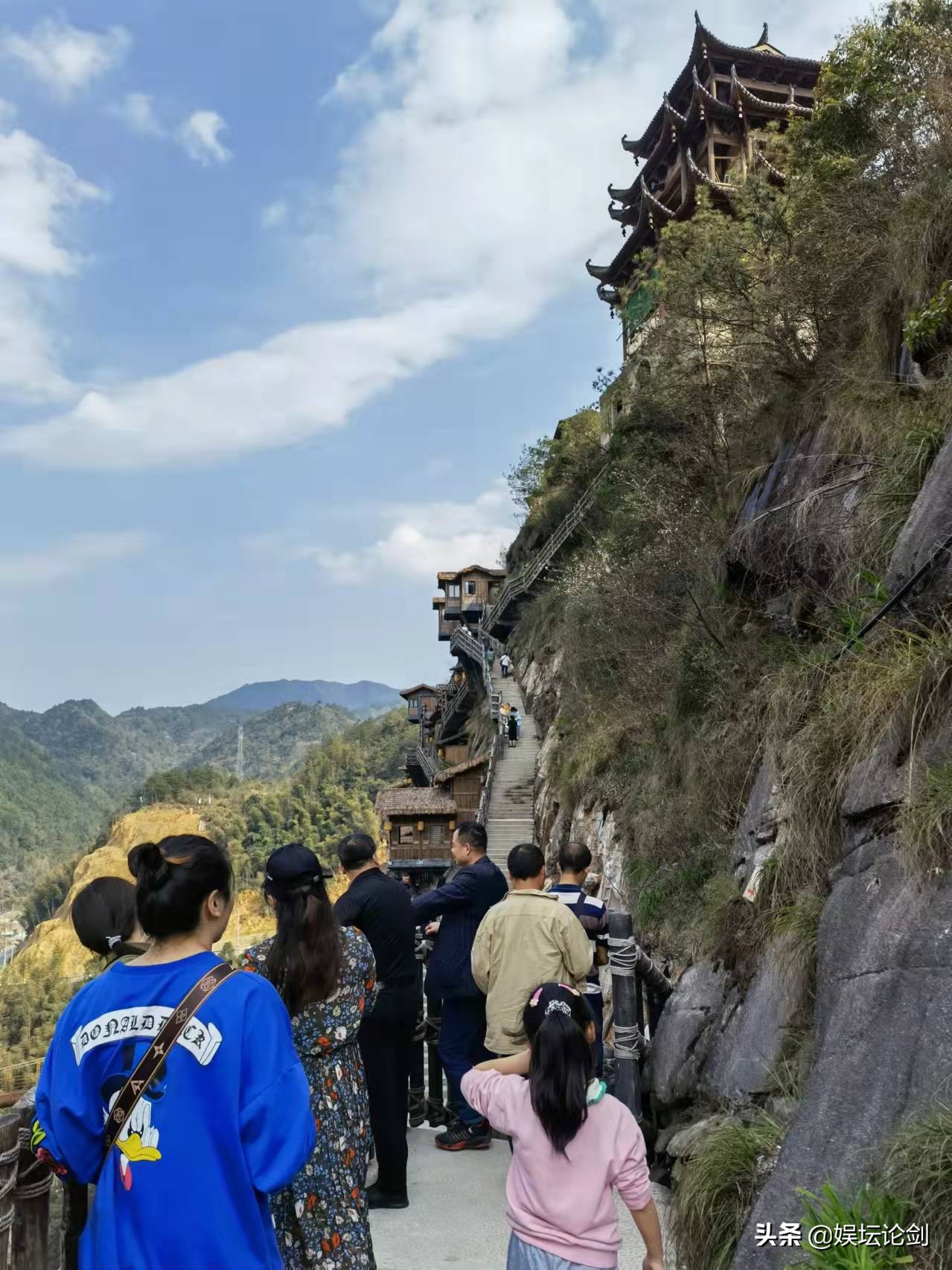 Jiangxi Shangrao Wangxian Valley - B&B Hanging On The Cliff - IMedia