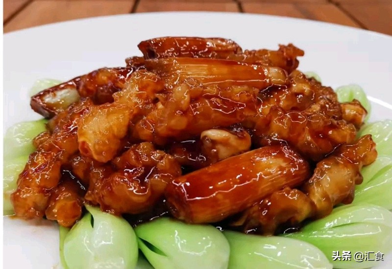 Fish roe and wine stuffed sea bass, roasted fish tendon with Chinese ...