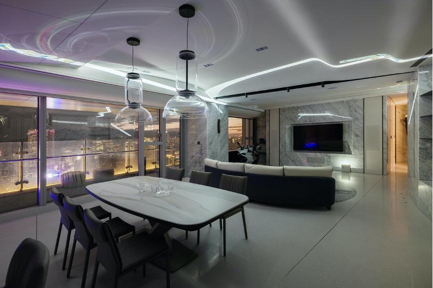 Board aboard!Immediately go to the vast interstellar "City Voyage" won