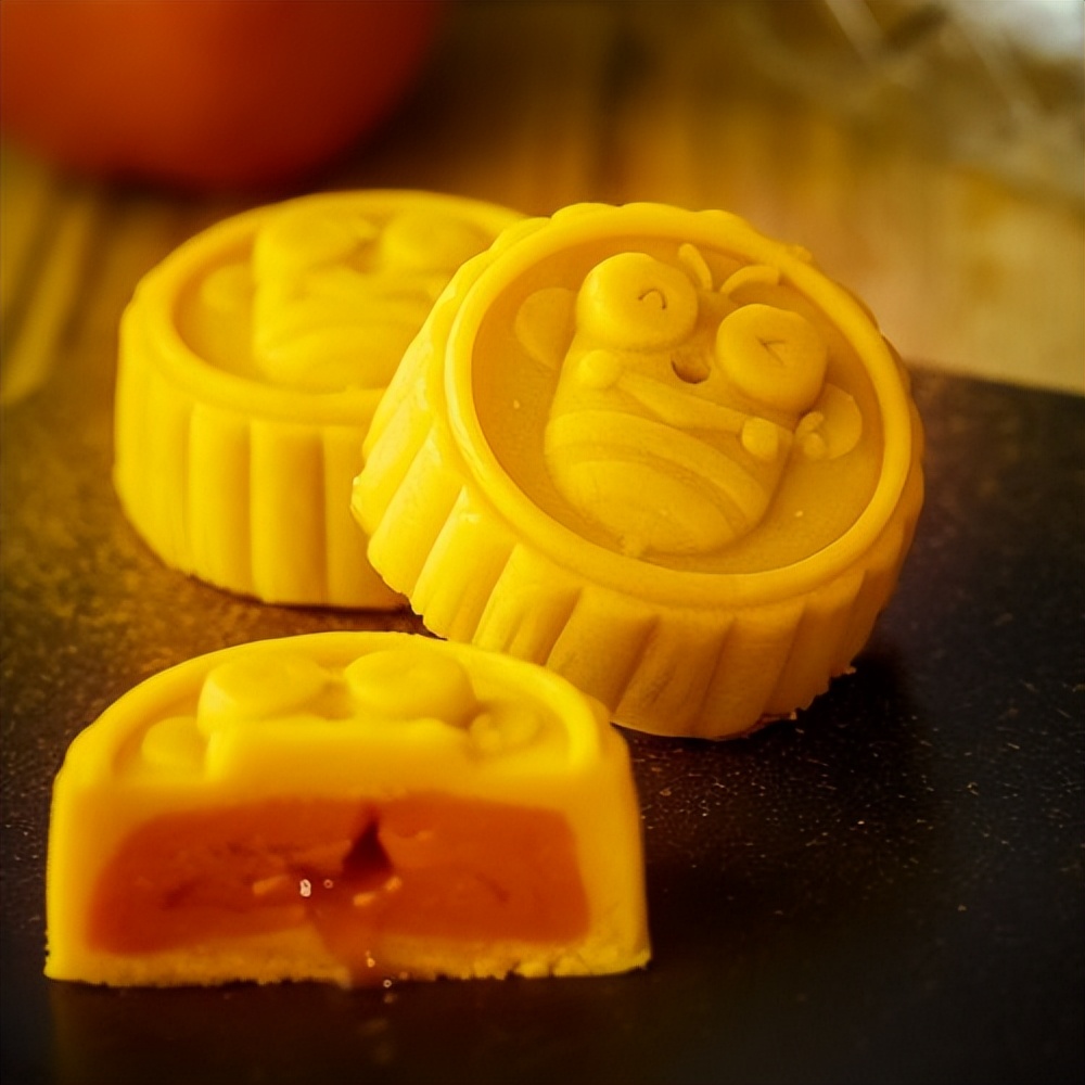 Digging into the festive scene, Convenience Bee's variety of classic