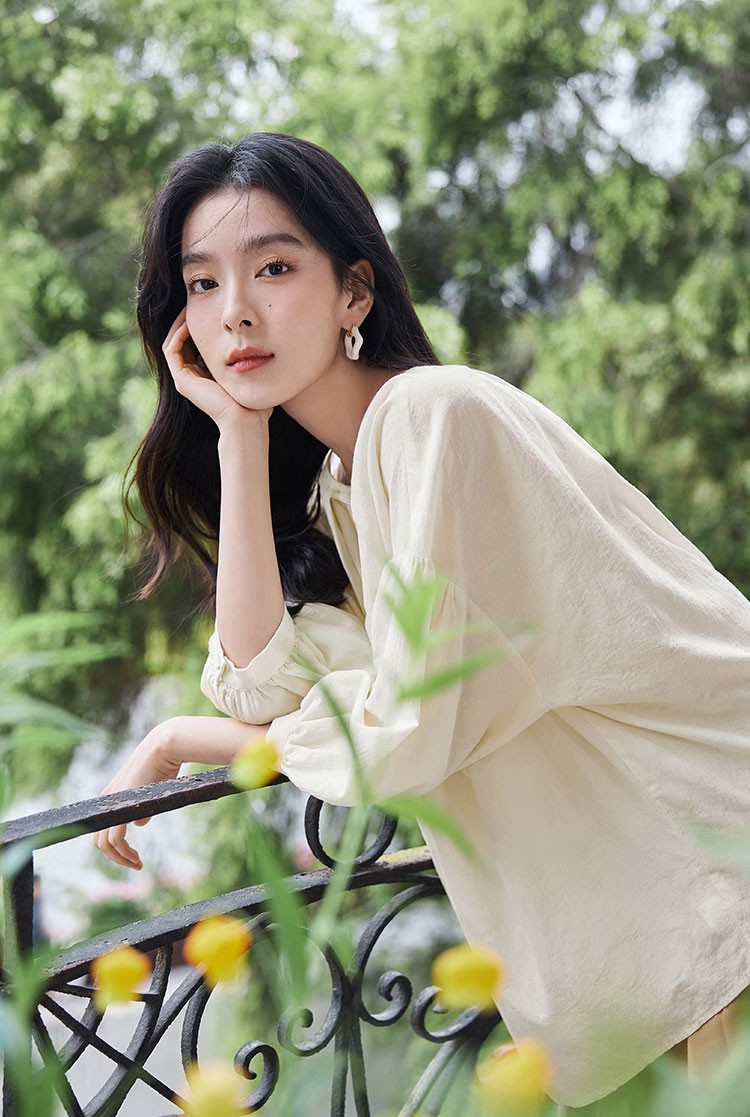 This Tencel shirt is goodlooking, and the niche design shows the charm