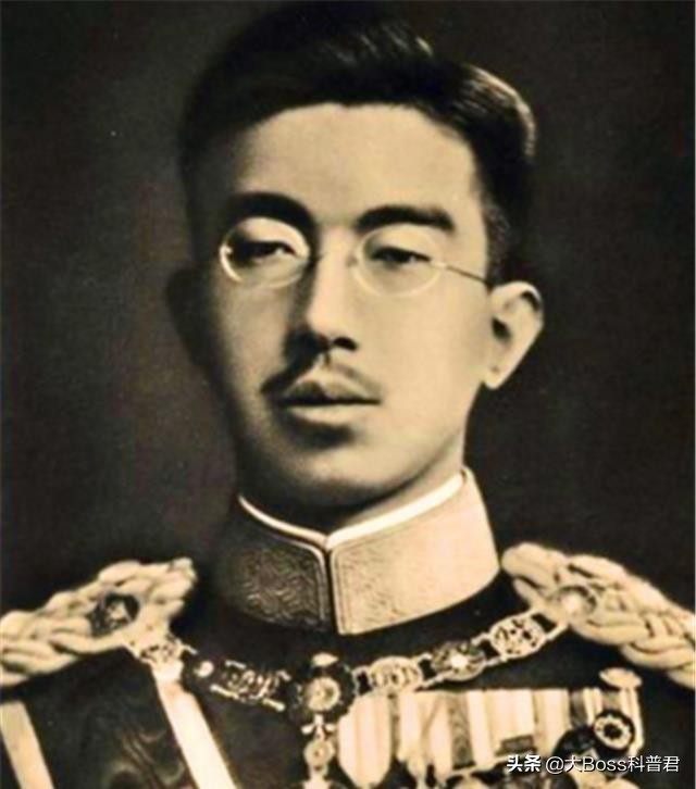 When Emperor Hirohito passed away in 1989, tens of thousands of people