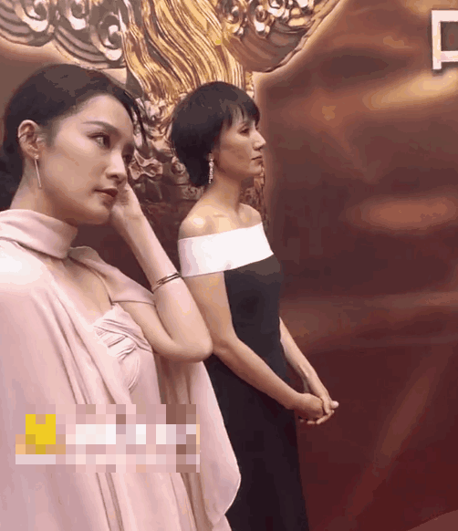 Guan Xiaotong won the Huabiao Awards Ceremony, Zhang Xiaofei was ...