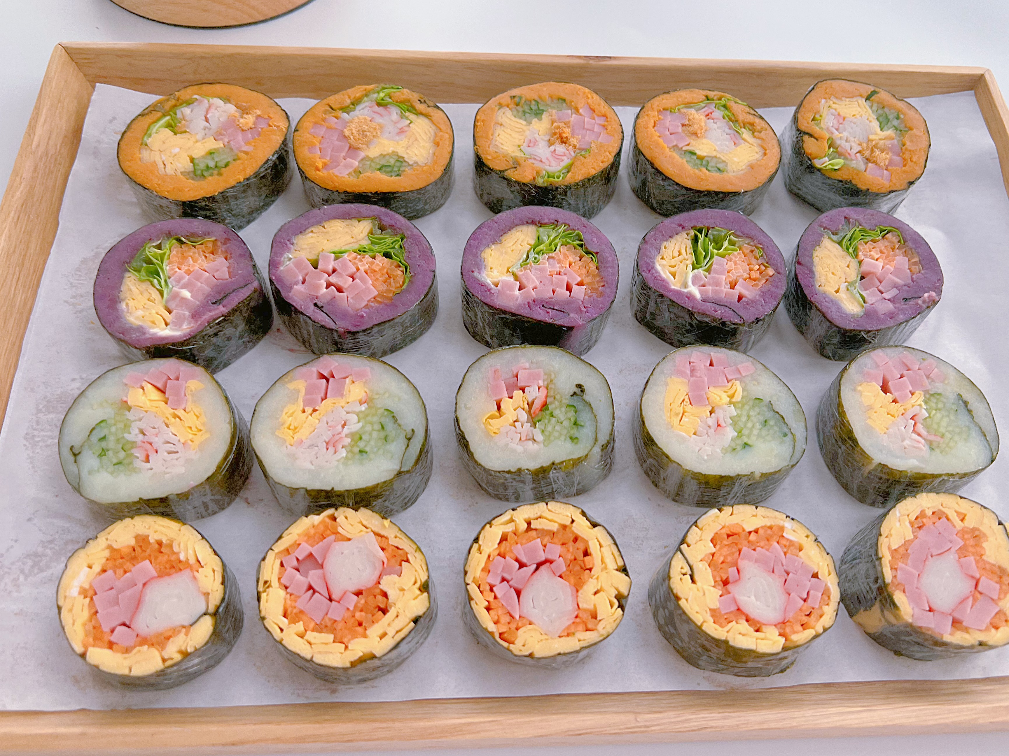 Homemade fat-reduced rice-free sushi, low-calorie satiety and