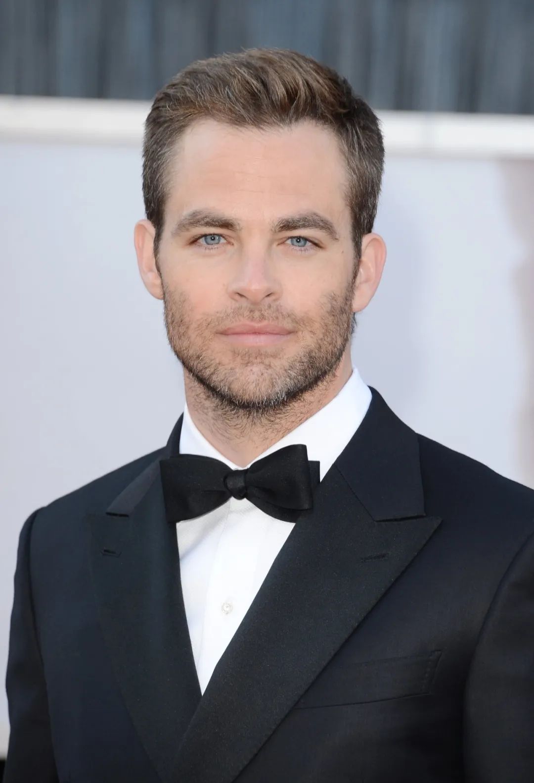 Chris Pine is suddenly thin and aging, like an old man - iNEWS