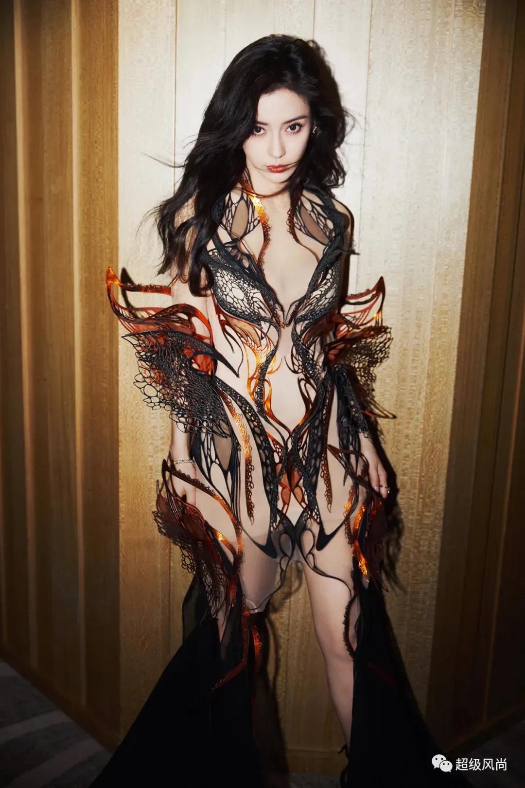 Yang Ying is elegant and sexy - iNEWS