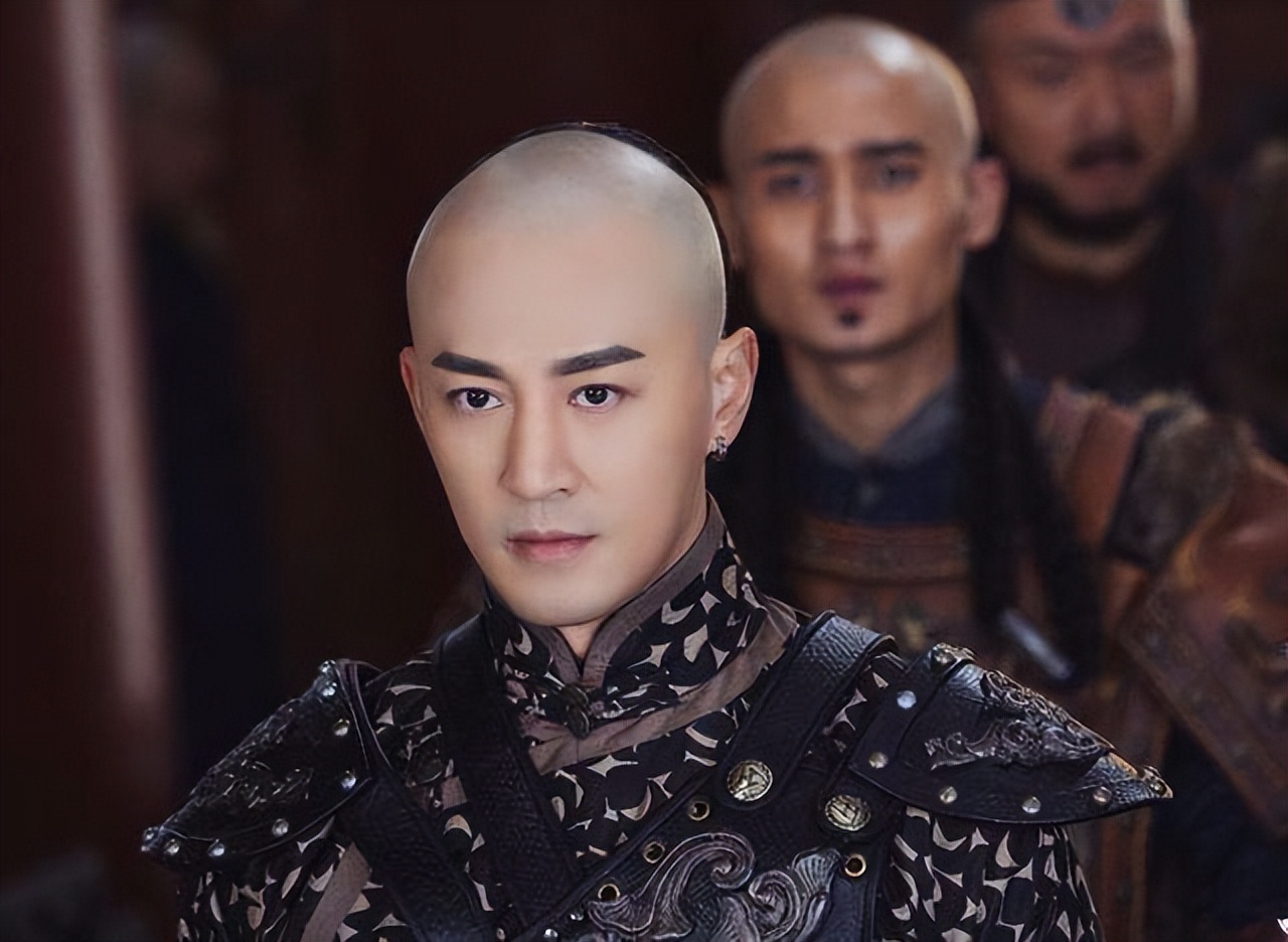Li Chengliang flaunted 7 black moles on the soles of his feet, which is ...