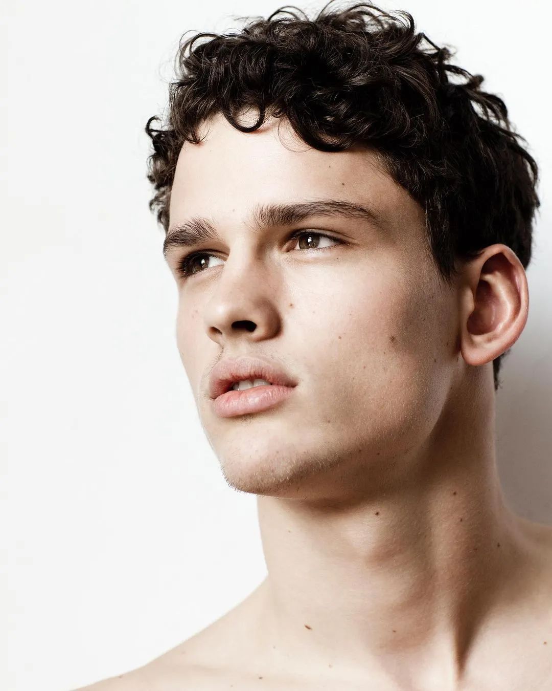 Supermodel Simon Nessman is married, and we're finally at a full stop ...