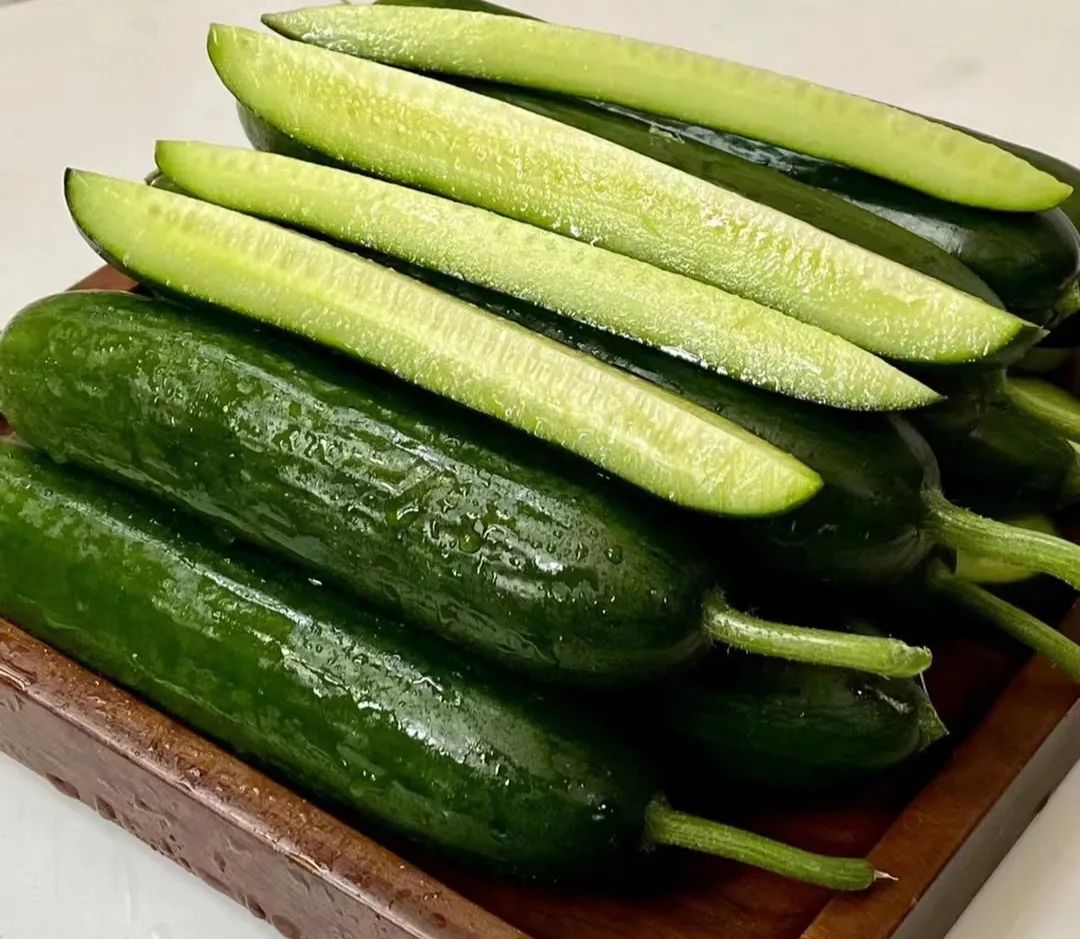 What are the foods that are compatible with cucumbers? Try not to eat together, it's harmful to