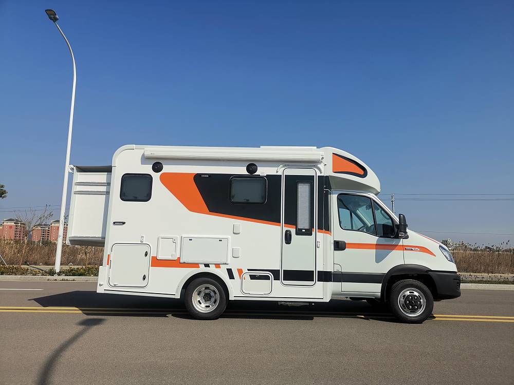 Rose Rv Sonorous and blooming during the journey, Kos Desert Rose C-type RV ...